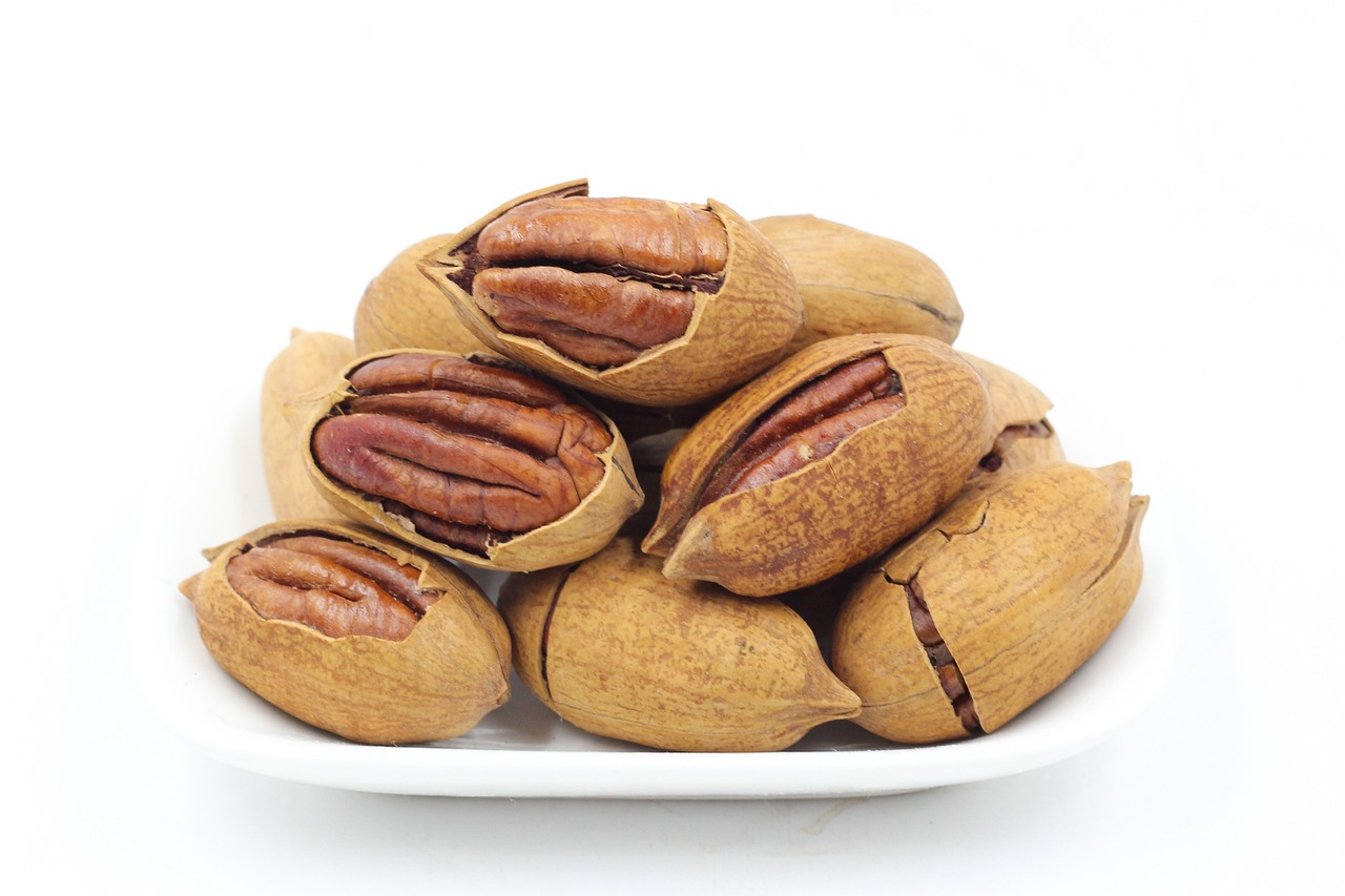 Pecans: Heart-Healthy Nuts (image credits: pixabay)