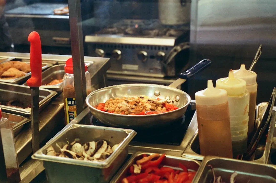 The Restaurant Waste Crisis Gets Worse (Image Credits: Unsplash)