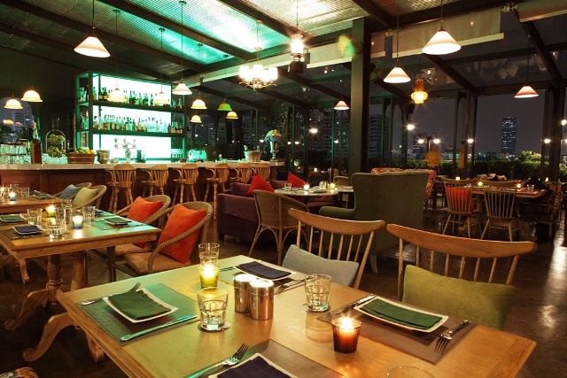 France's Fine Dining Revolution: Small Plates, Big Flavors (image credits: flickr)