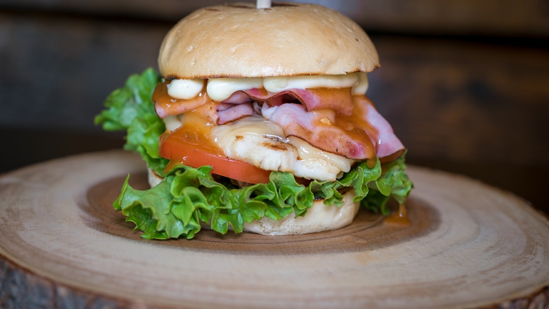 Homemade Chicken Burgers: Lower Calories, More Protein (image credits: unsplash)
