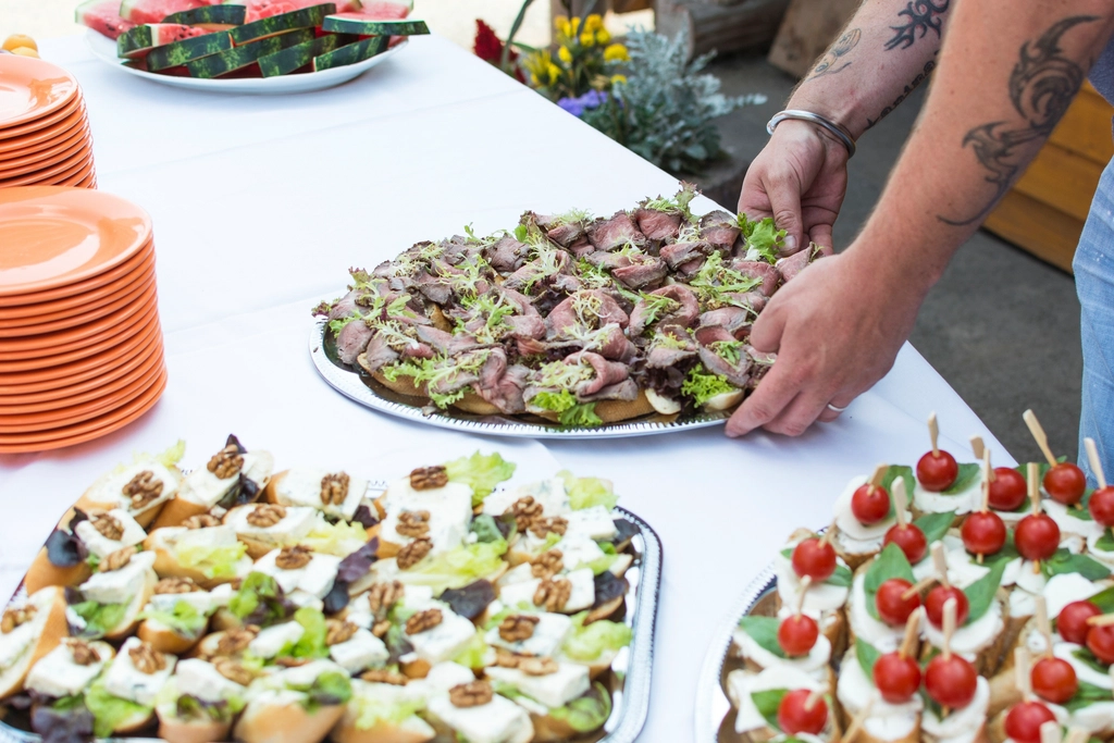 The Power of Celebrity: How Stars Shape Our Plates (image credits: rawpixel)