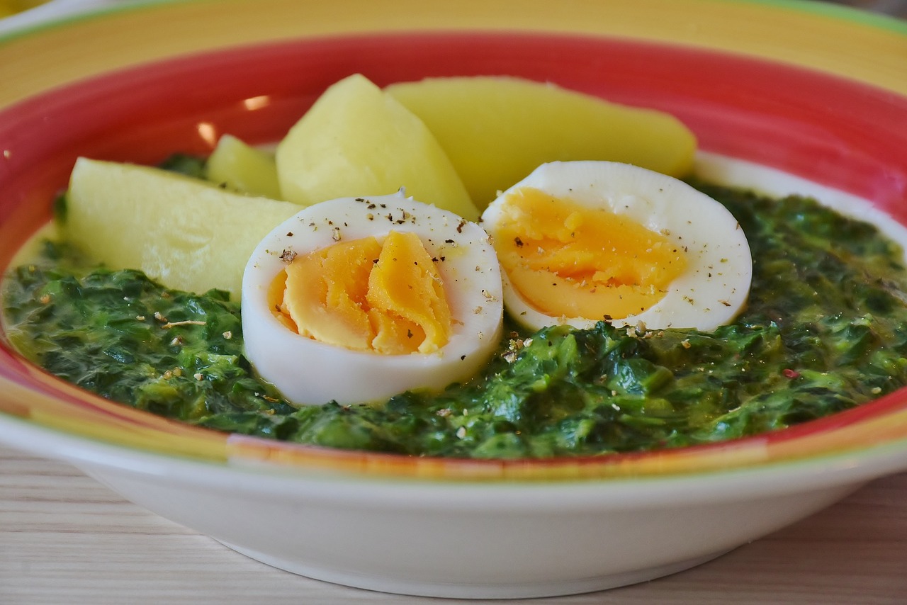 13. Egg and Spinach Breakfast Bowl (image credits: pixabay)