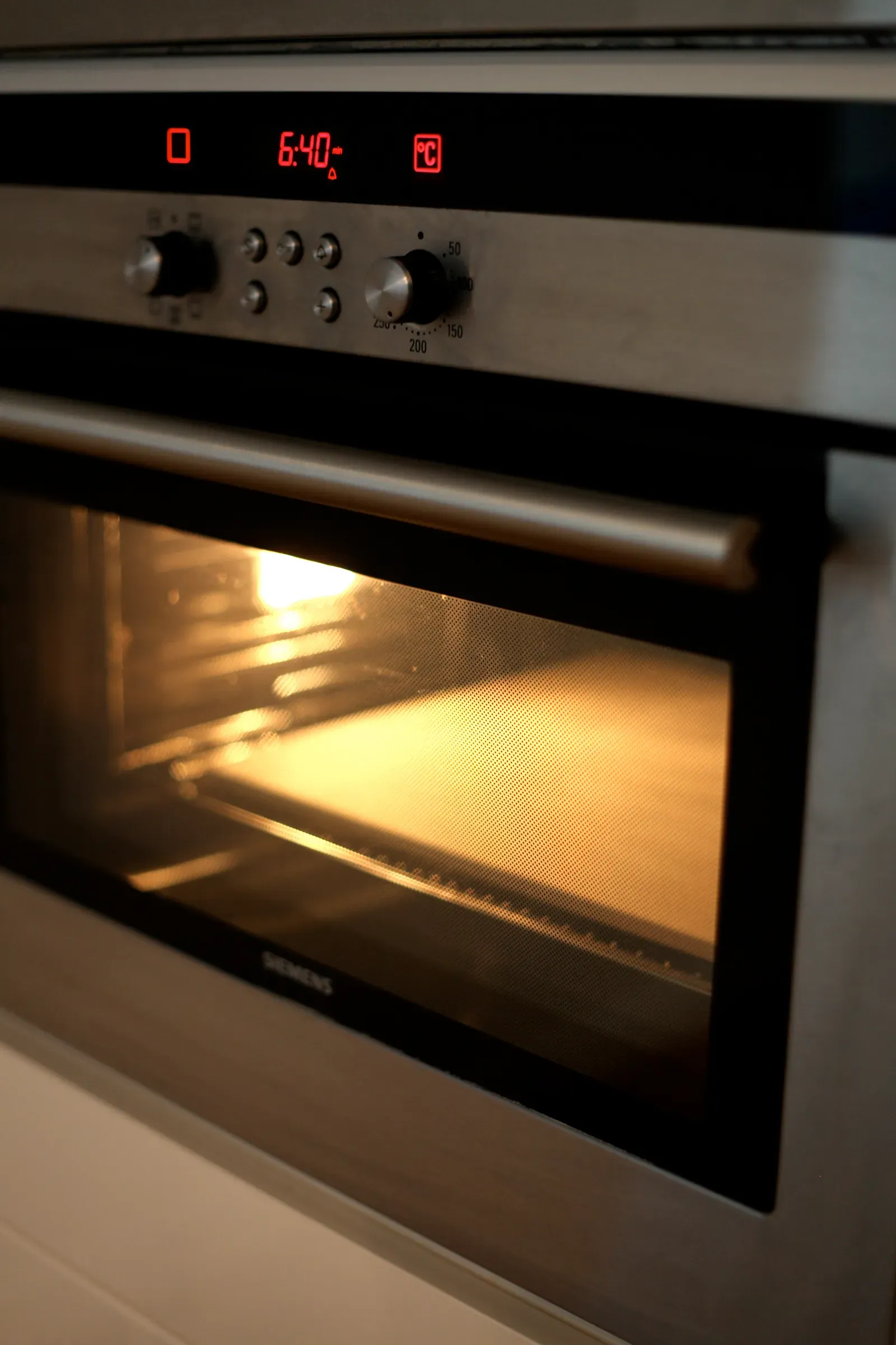 Irregularities in Oven Heat Distribution (Image Credits: Wikimedia)