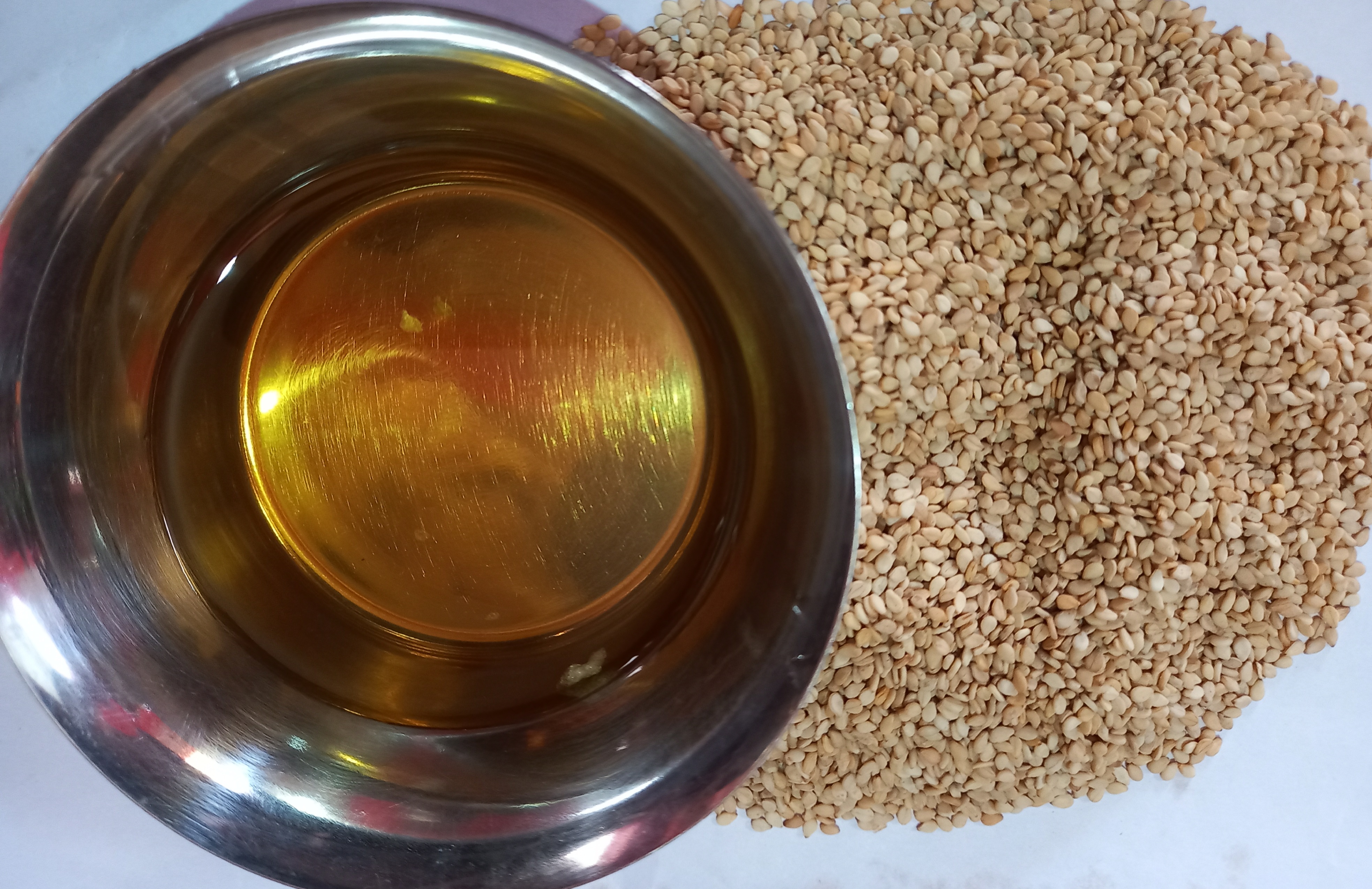 Sesame Oil (image credits: wikimedia)