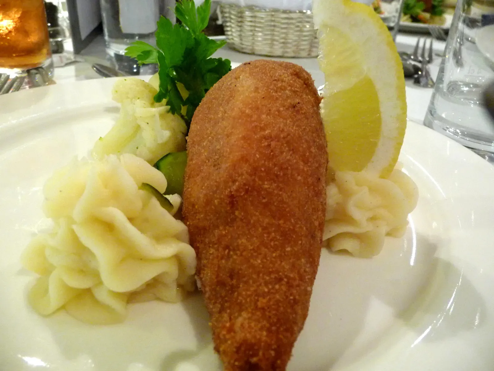 Chicken Kiev (Image Credits: Wikimedia)