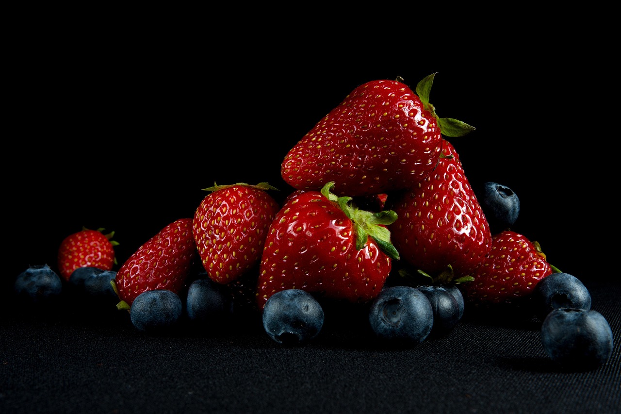 2. Berries (image credits: pixabay)