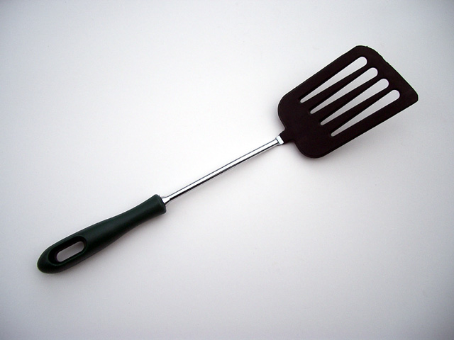 The Fish Spatula - Your Secret Weapon for Perfect Flips (image credits: wikimedia)