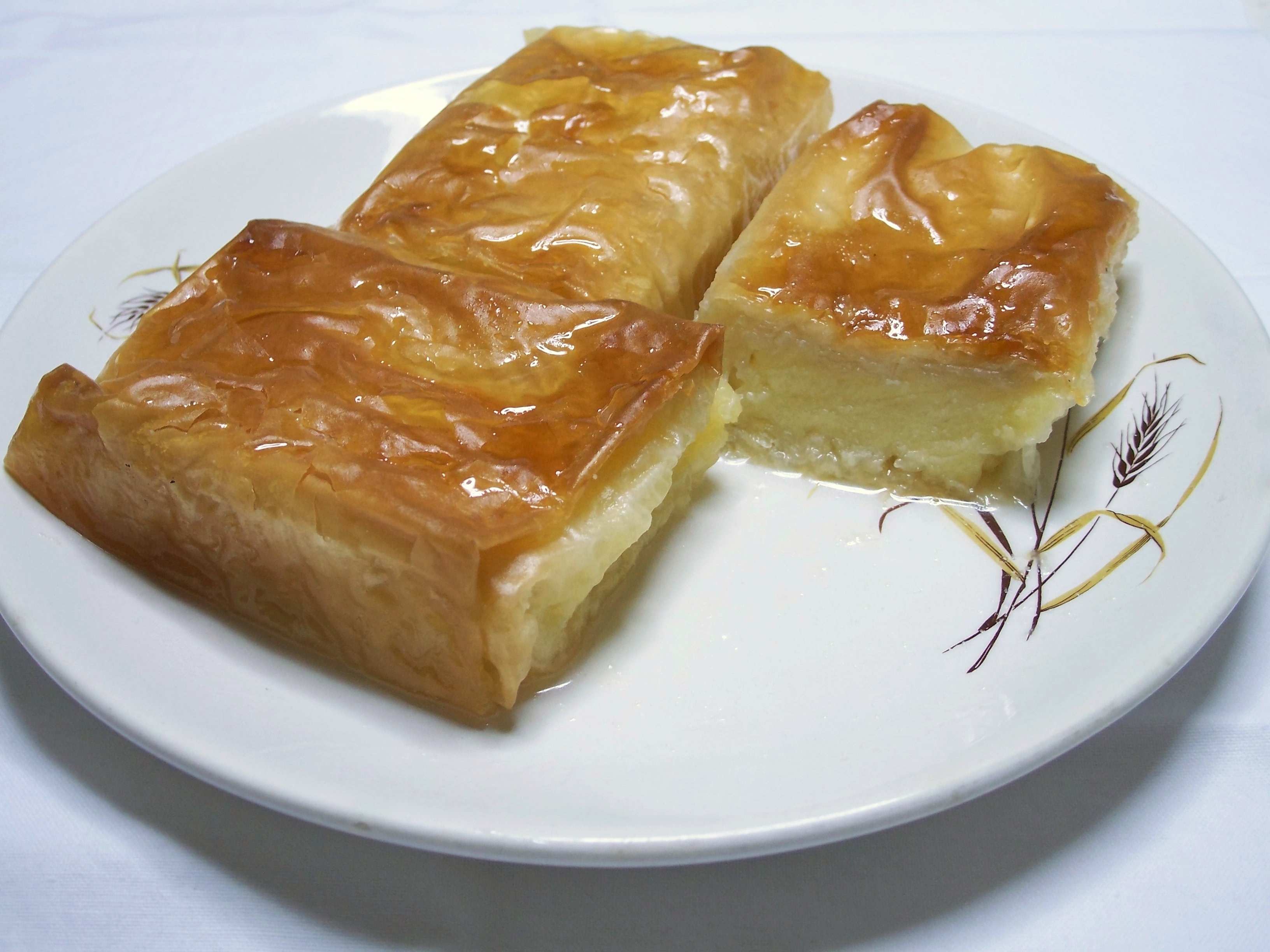 Greek Galaktoboureko: A Creamy Indulgence (image credits: wikimedia)