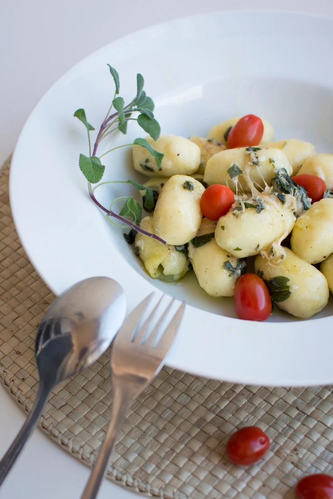  Gnocchi with Tomatoes (image credits: rawpixel)