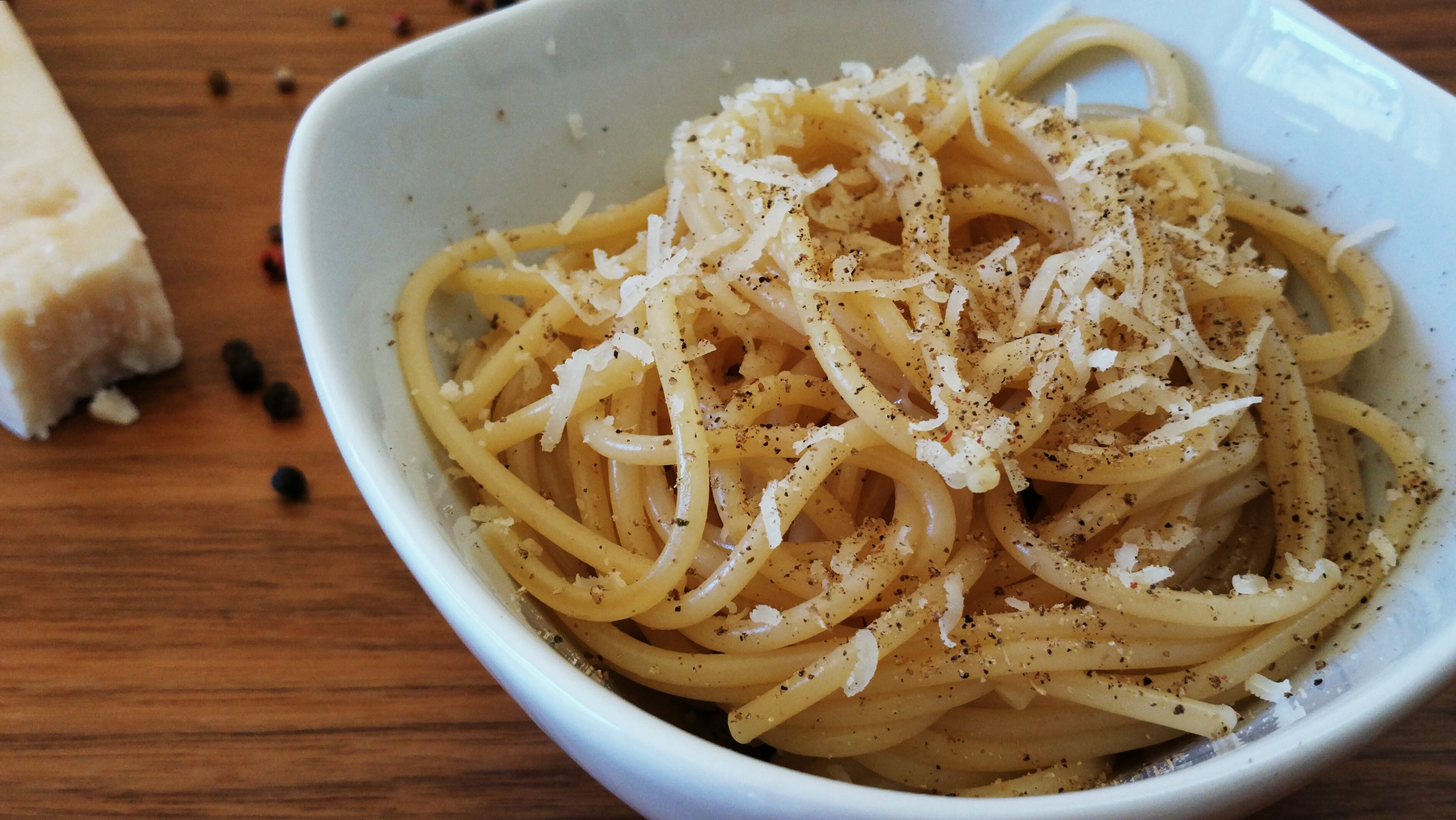 Cacio e Pepe - Three Ingredients, Infinite Satisfaction (image credits: By Popo le Chien, CC BY-SA 3.0, https://commons.wikimedia.org/w/index.php?curid=52027881)