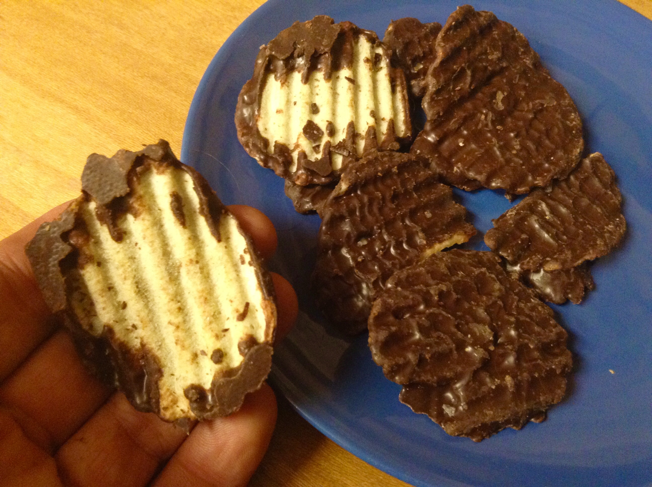 Chocolate-Covered Potato Chips: Salty-Sweet Perfection (image credits: wikimedia)