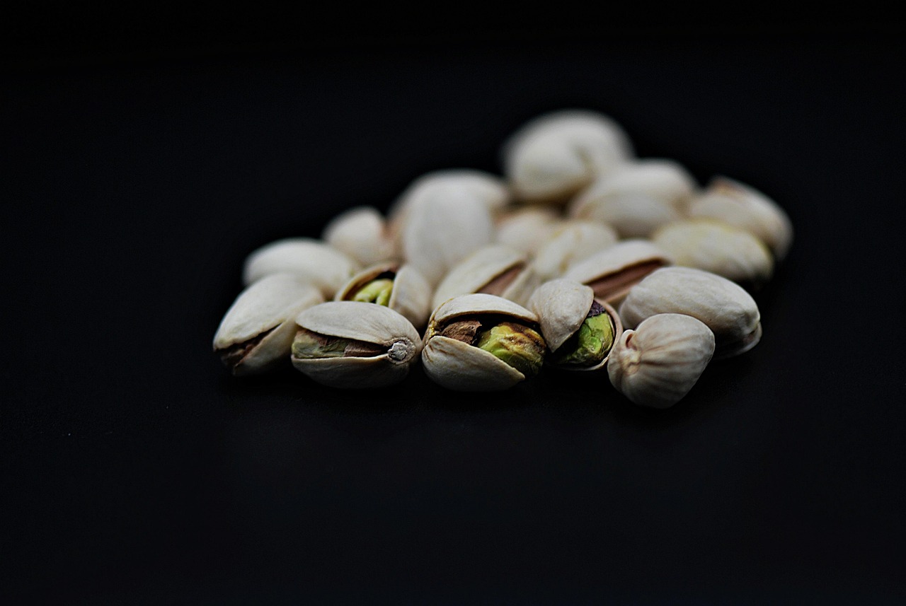 9. Pistachios: A Snack That Supports Heart Health (image credits: pixabay)