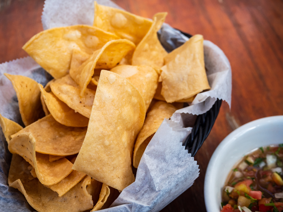Snack Foods: Salty Cravings That Hurt (image credits: stocksnap)