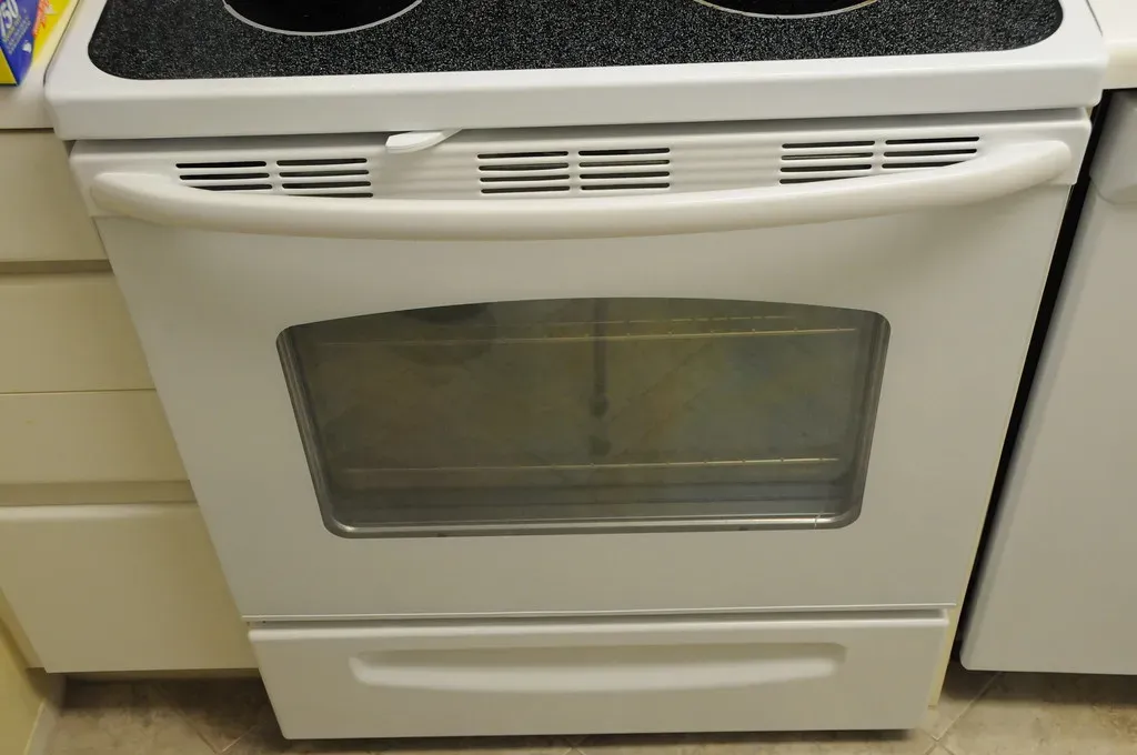 Combination Oven/Microwave Door Seal (Image Credits: Flickr)