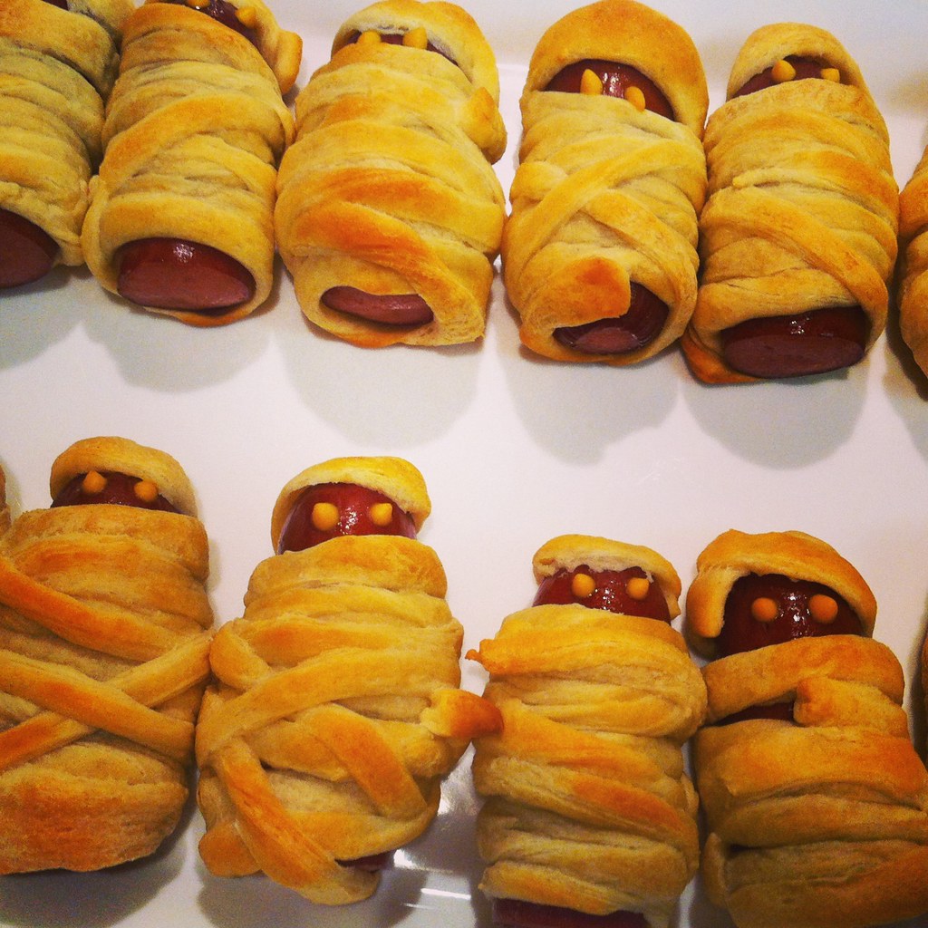 Spooky Mummy Hot Dogs (Image Credits: Flickr)
