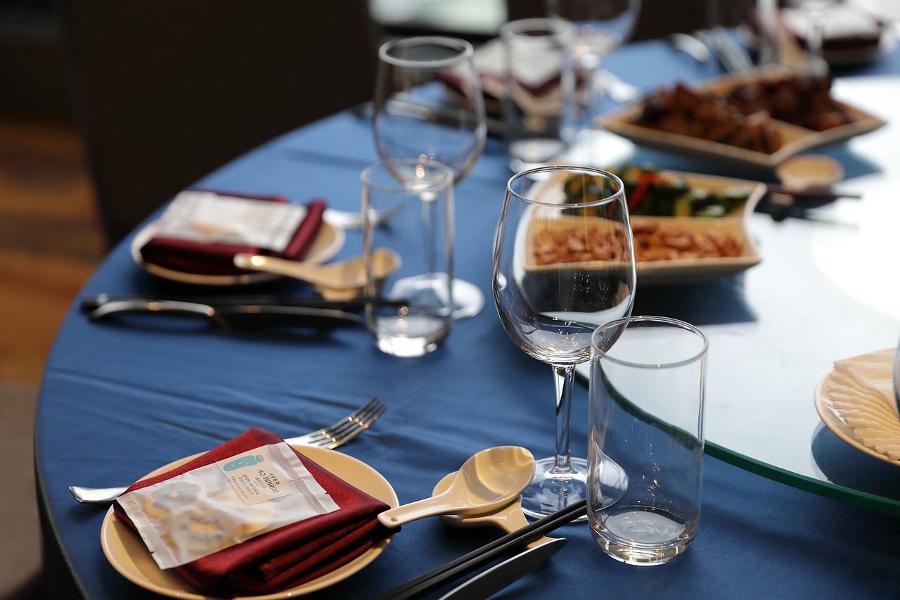 Mussolini's Banquet Boycotts (image credits: pixabay)