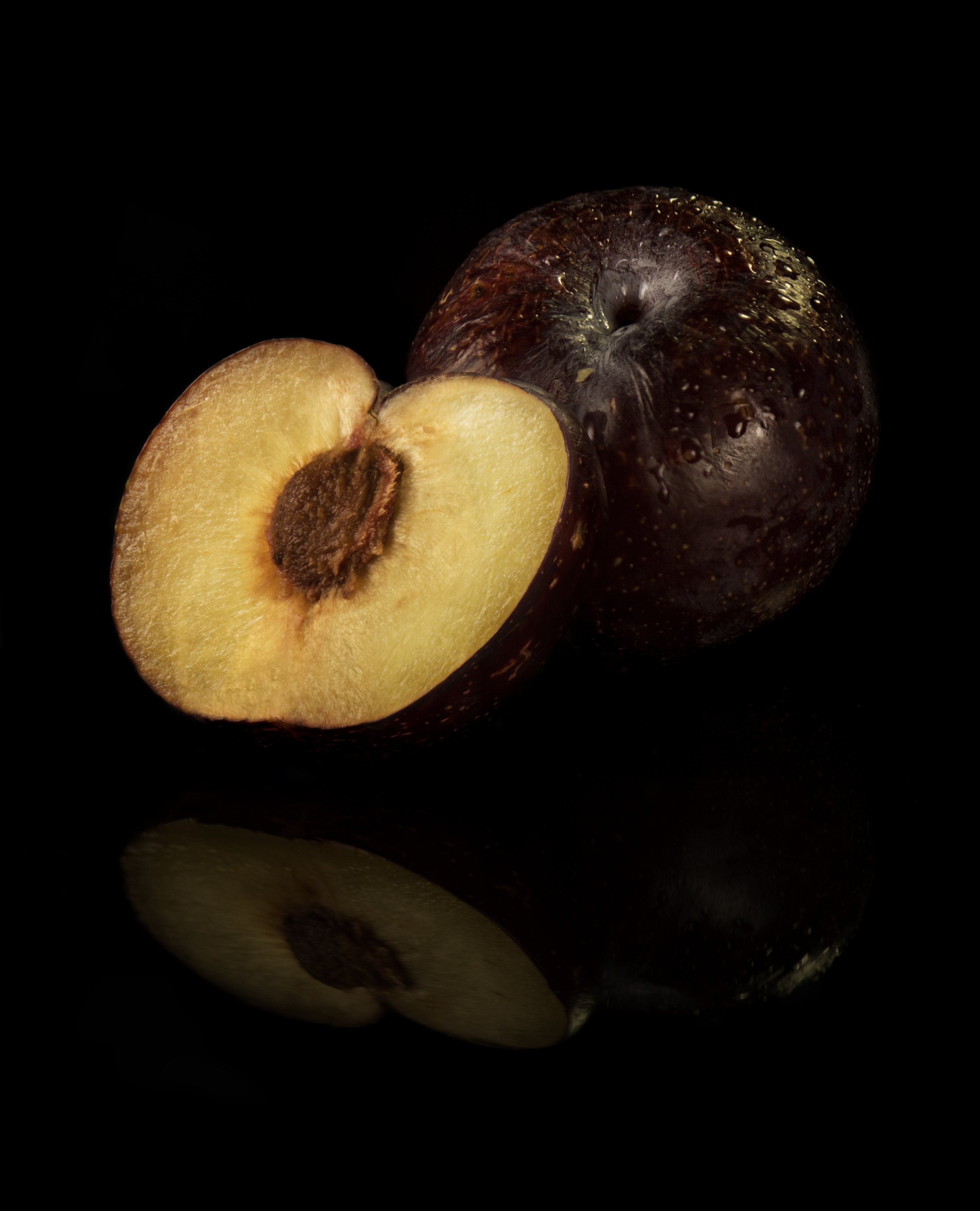 Plums (image credits: wikimedia)
