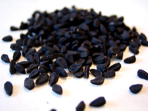 Nigella Seeds: The Mysterious Black Pearls of Flavor (image credits: flickr)