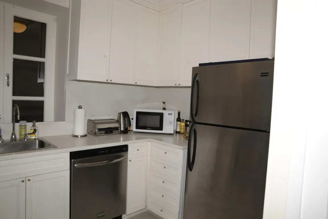 Over-the-Range Microwaves (Image Credits: Wikimedia)