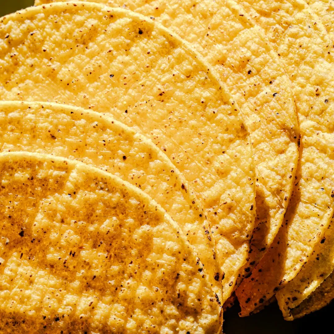 Sagittarius: Whole-Grain Crackers with Guacamole (Image Credits: Unsplash)