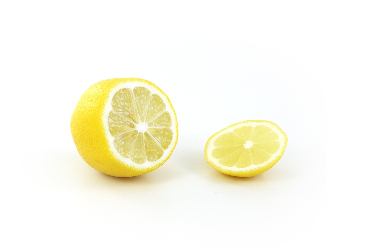 Acidic Foods and Citrus (image credits: pixabay)