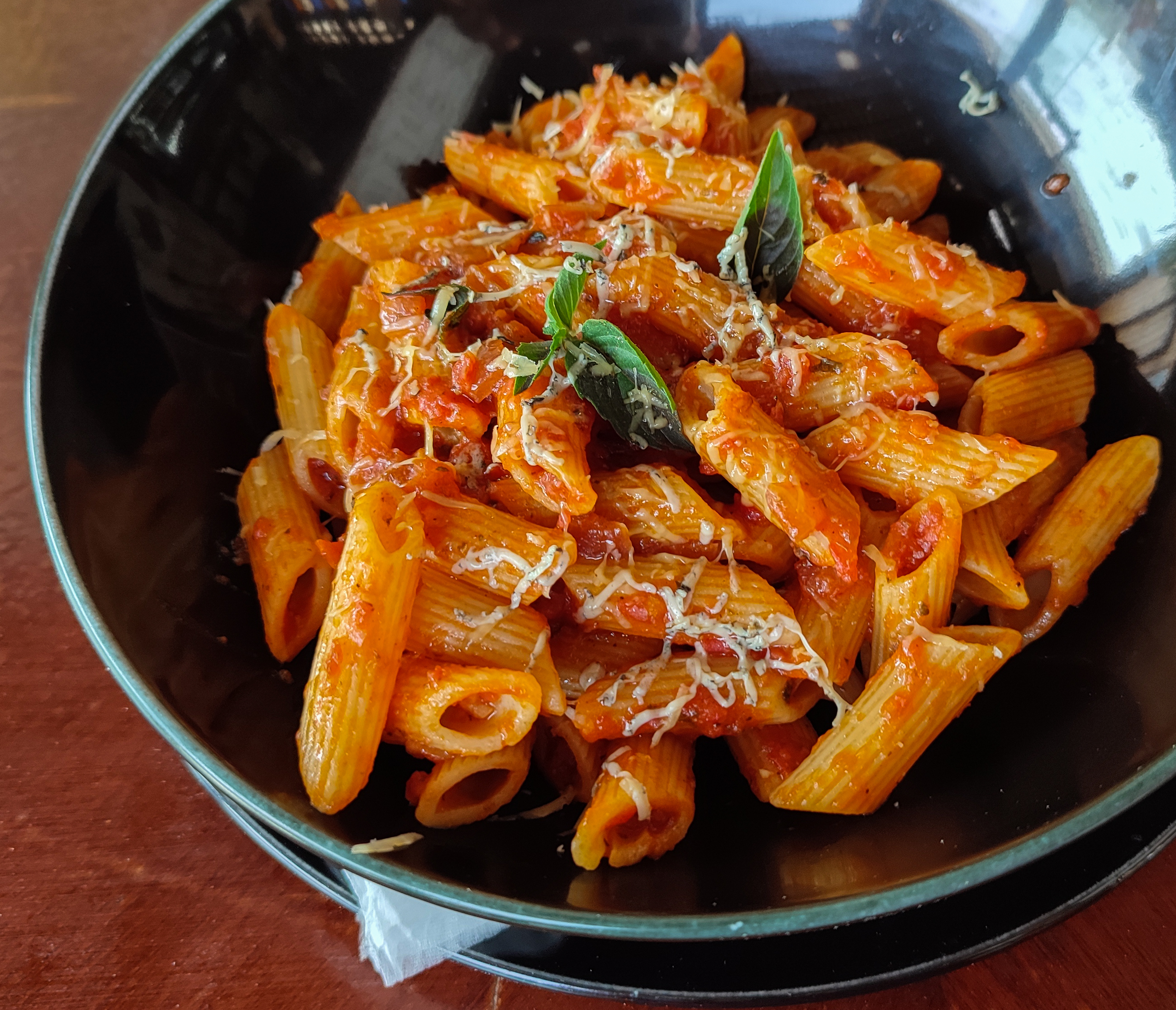 Whole Wheat Pasta with Tomato Sauce: A Classic Favorite (image credits: wikimedia)