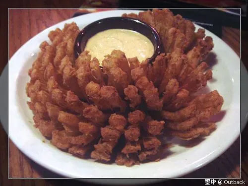 6. Outback Steakhouse - The Bloom Is Off the Onion (Image Credits: Flickr)