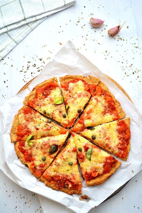 Gluten-Free Pizza with Cauliflower Crust (image credits: wikimedia)