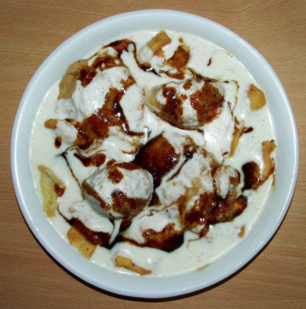 3. Dahi Puri: The Creamy, Crunchy Crowd-Pleaser (image credits: wikimedia)