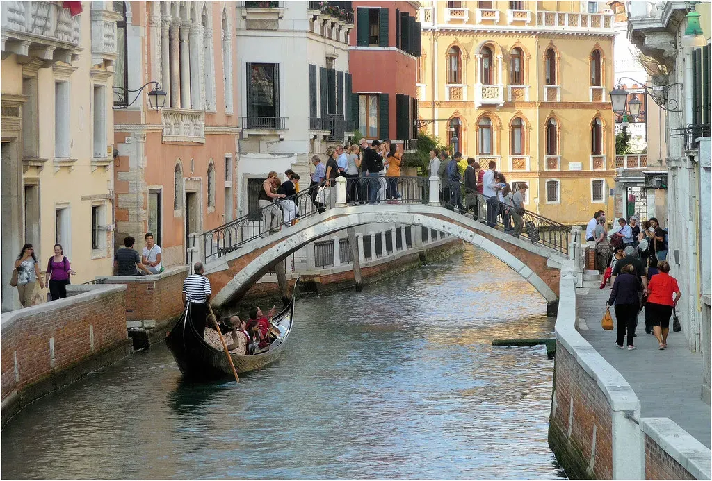 Venice: The City That's Literally Sinking Under Tourist Pressure (Image Credits: Flickr)