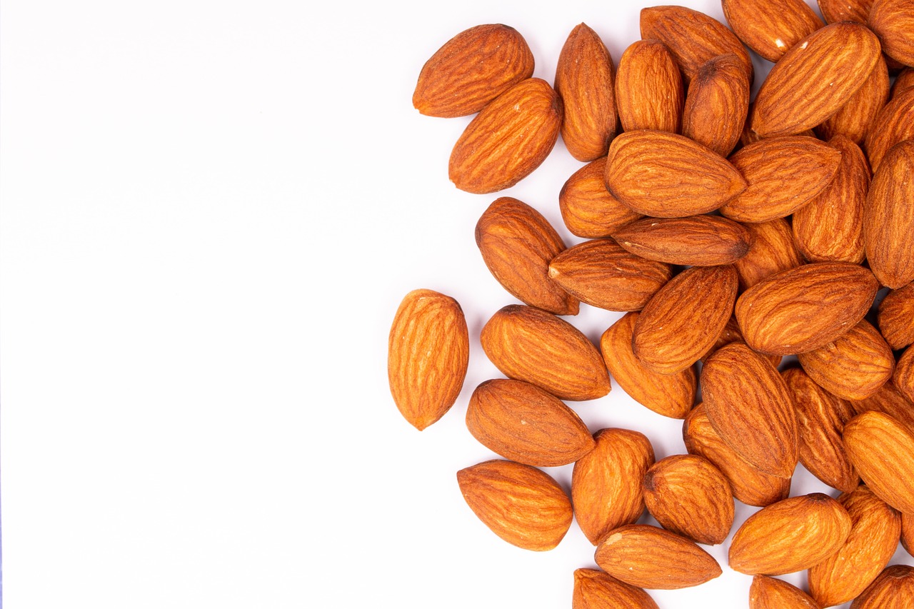 Almonds: The Nutty Snack (image credits: pixabay)