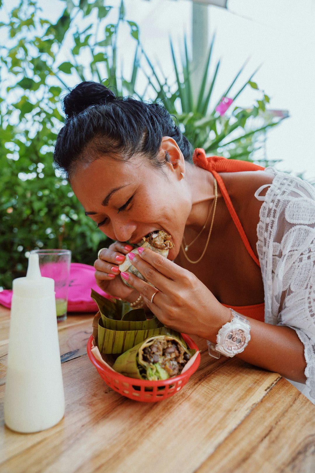 Eating While Distracted or Rushing (image credits: unsplash)