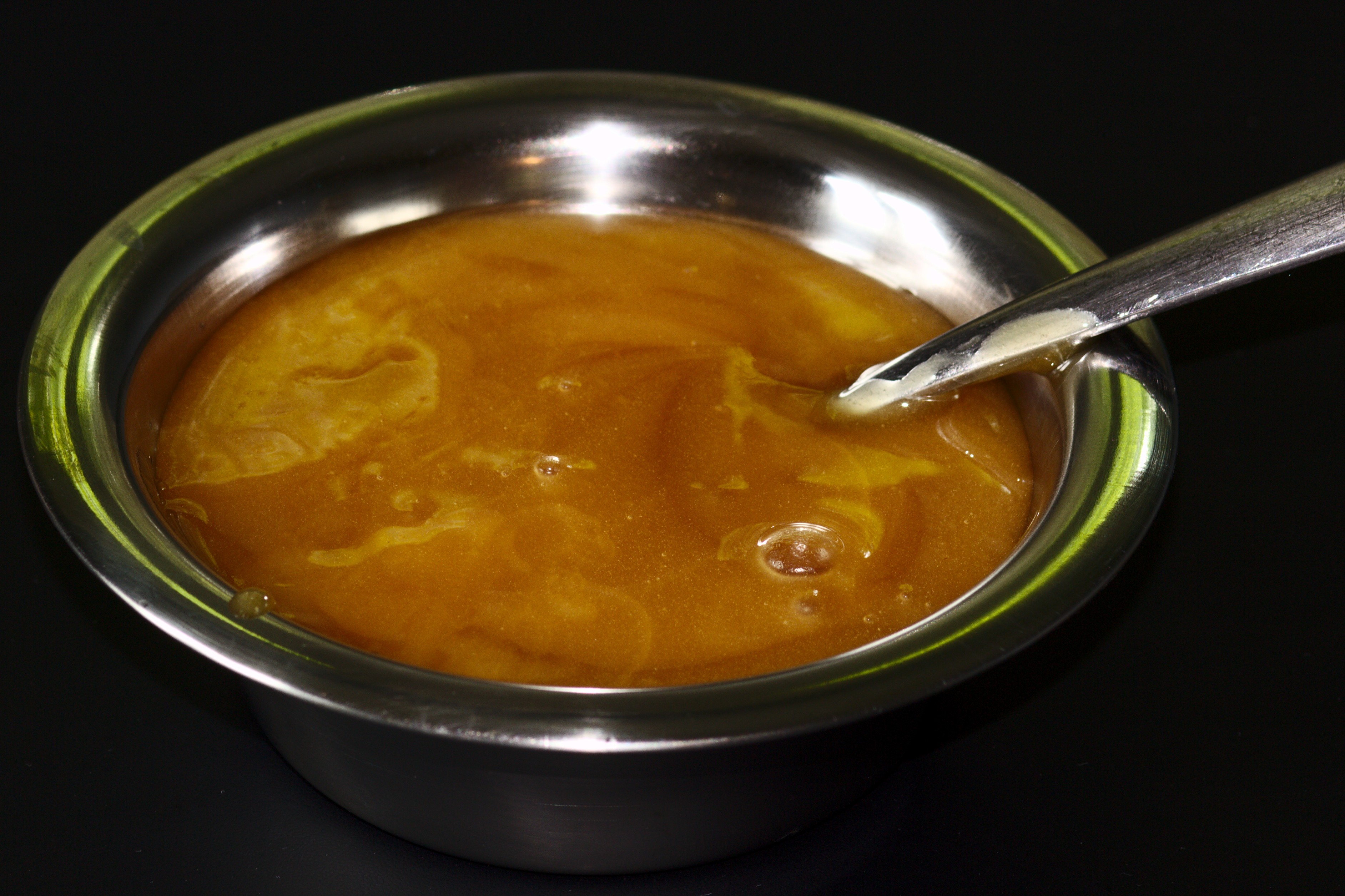 Manuka Honey - New Zealand's Liquid Gold (image credits: wikimedia)