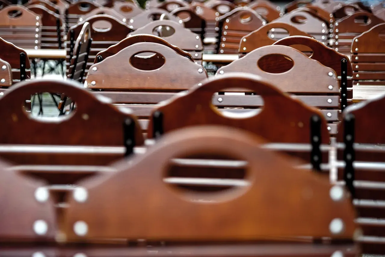 4. TGI Fridays - The Party Is Officially Over (Image Credits: Pixabay)