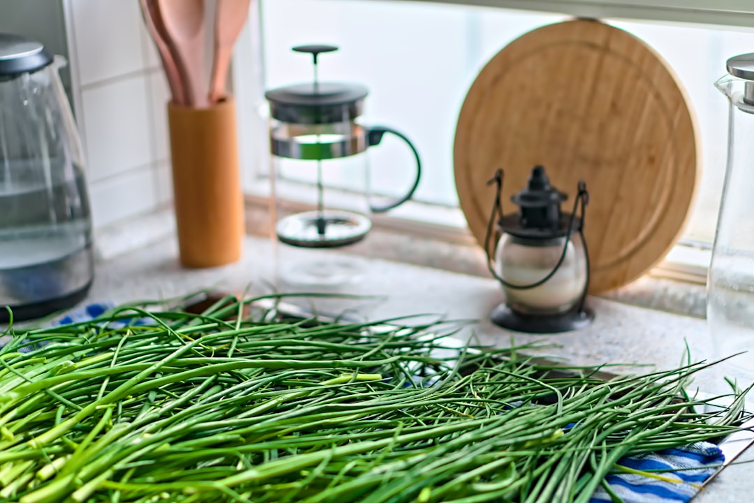 The Chives Wrapping Trick That Saves Hours (image credits: unsplash)
