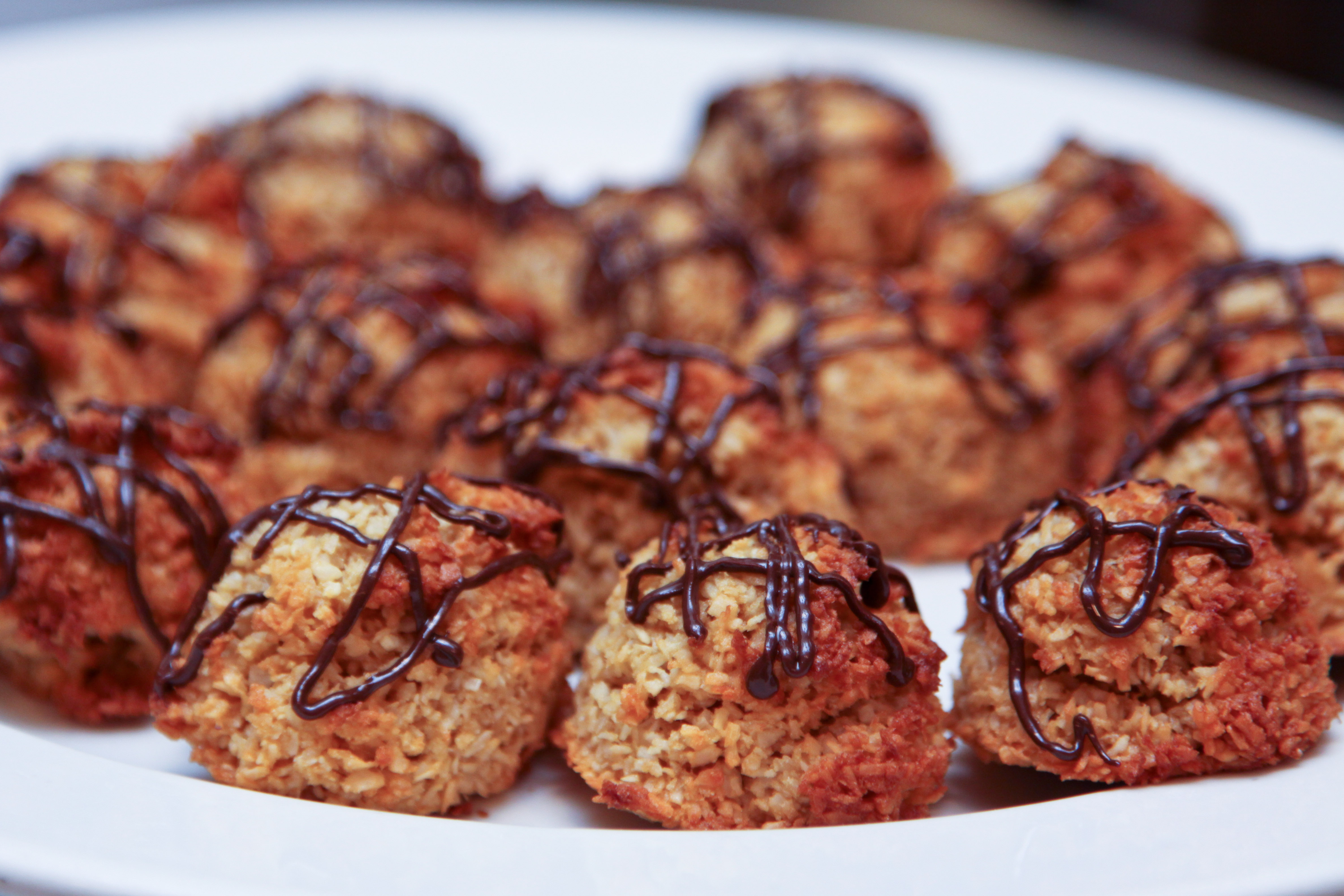 Coconut Macaroons (image credits: wikimedia)