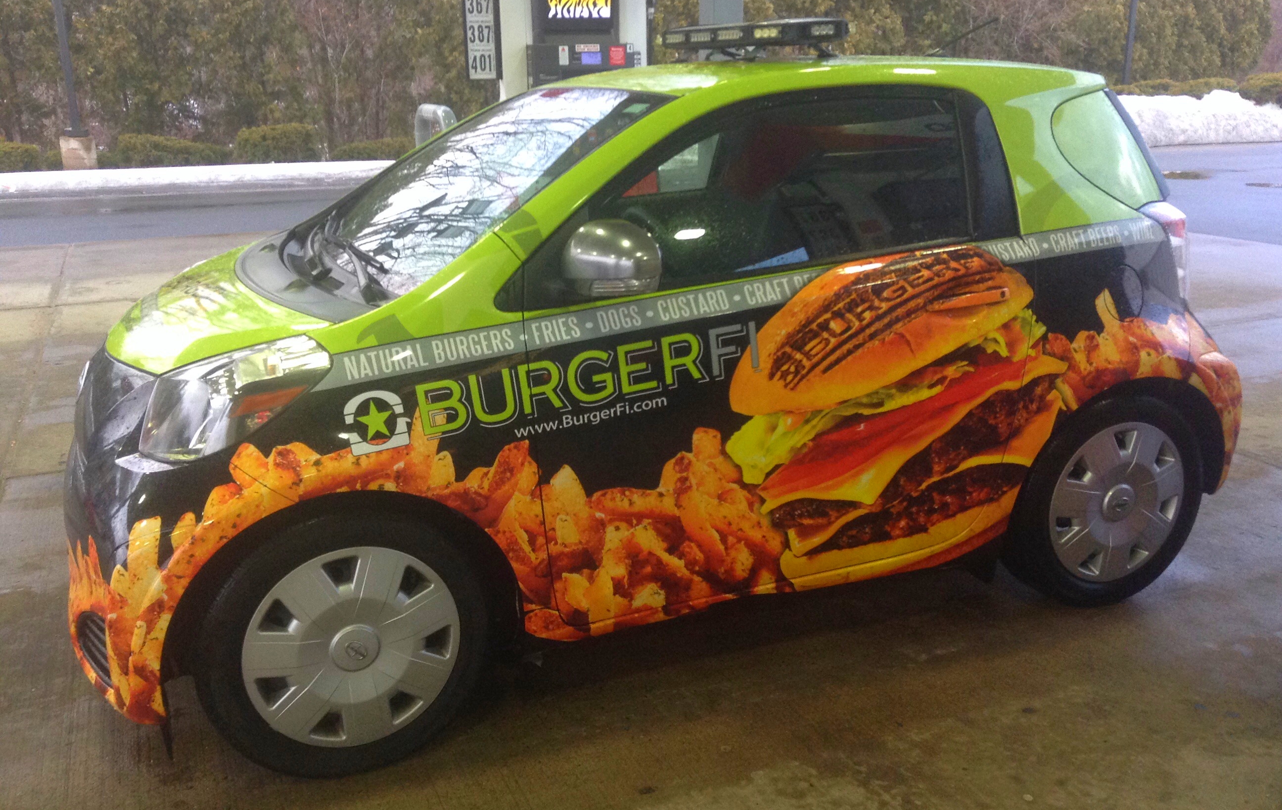 BurgerFi/ChickenFi: The Premium Rebranding Success (image credits: BurgerFi, CC BY 2.0, https://commons.wikimedia.org/w/index.php?curid=87493962)