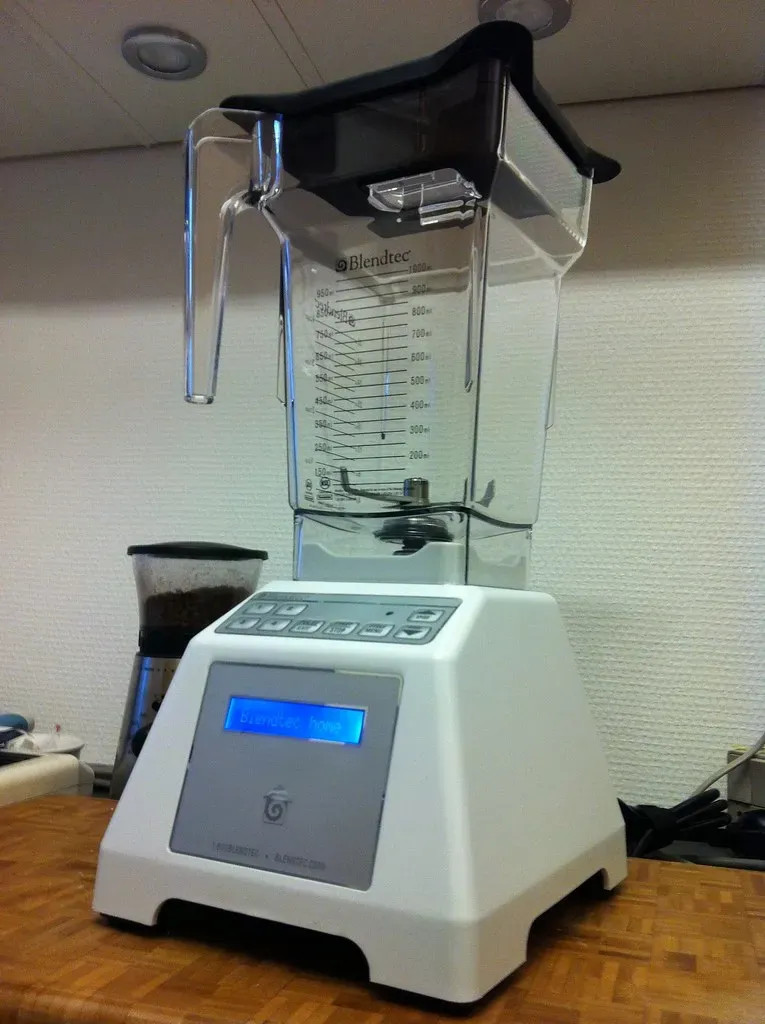6. High-Performance Blenders Used for More Than Smoothies (Image Credits: Flickr)