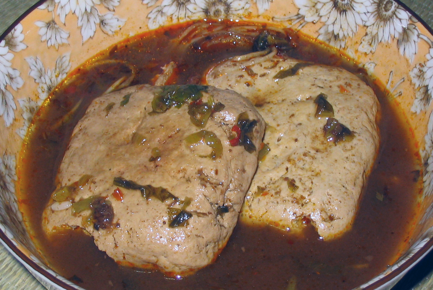 Stinky Tofu (臭豆腐, Chòu Dòufu) – Smelly but Delicious (image credits: wikimedia)