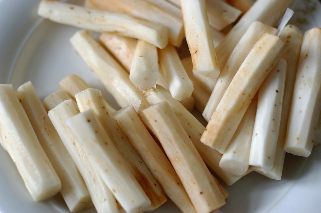 Scorzonera: The Black Beauty with Hidden Potential (image credits: flickr)