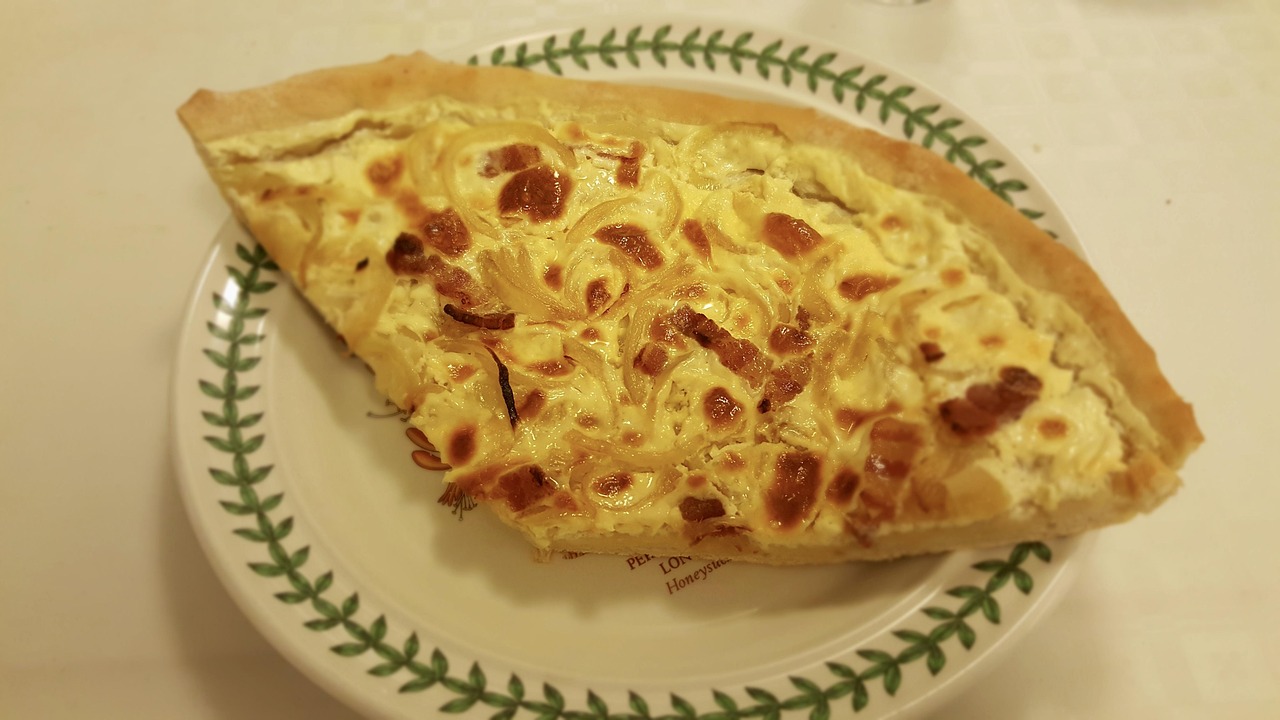French Quiche: Elegant and Versatile (image credits: pixabay)