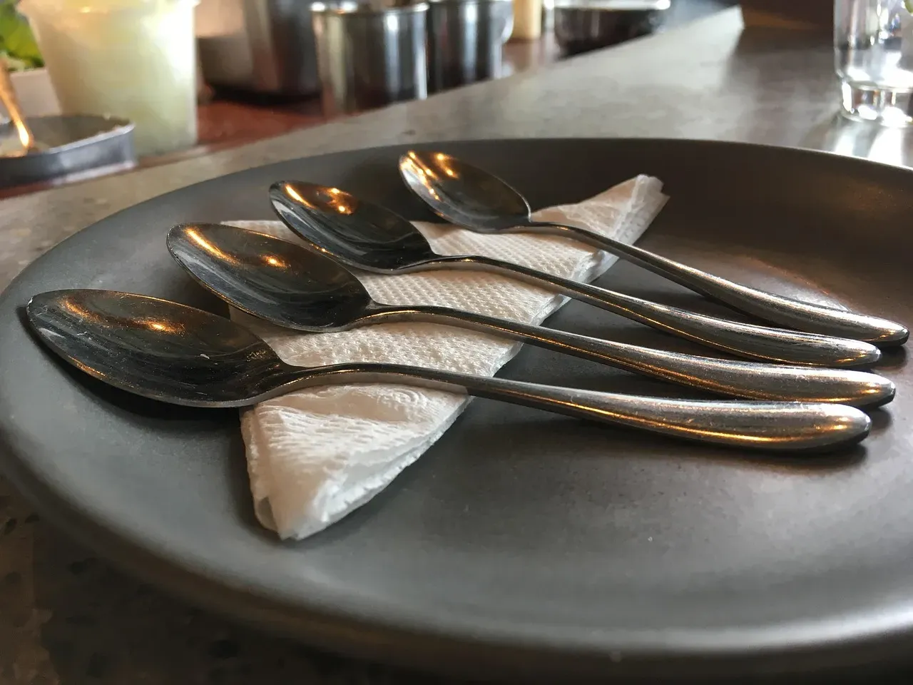 How Plate Size Distorts Portion Perception (Image Credits: Pixabay)