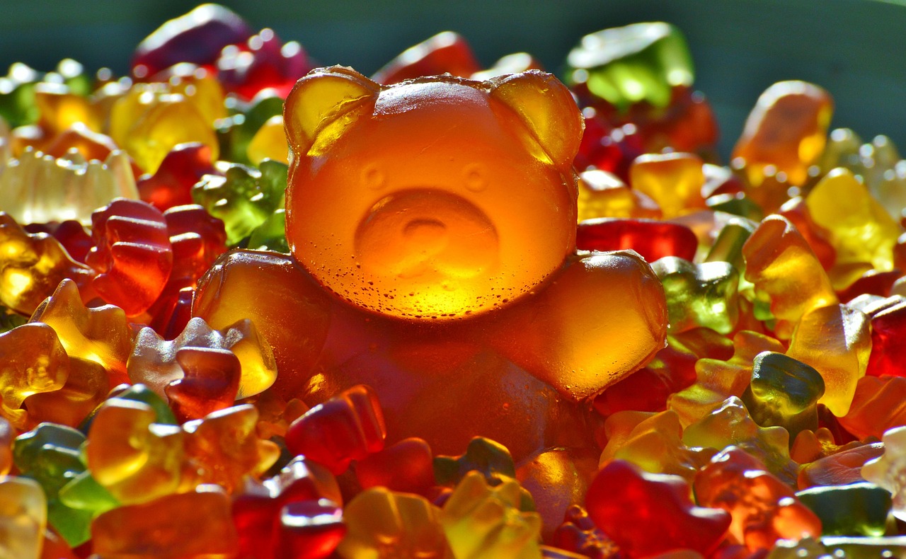 Fruit Snacks: Gummy Candy in Fruit Clothing (image credits: pixabay)