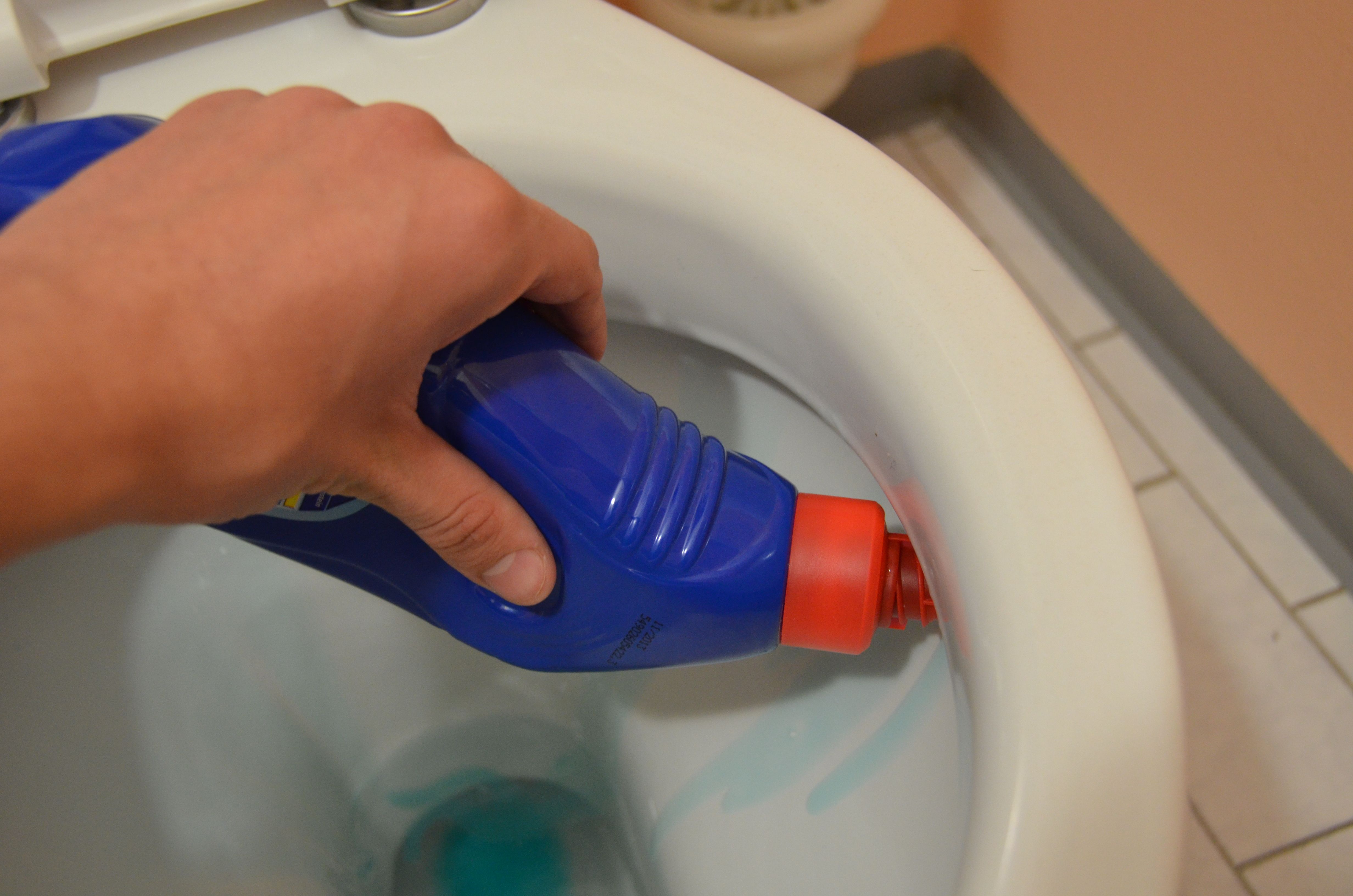 Toilet Bowl Cleaners: Potent But Problematic (image credits: wikimedia)