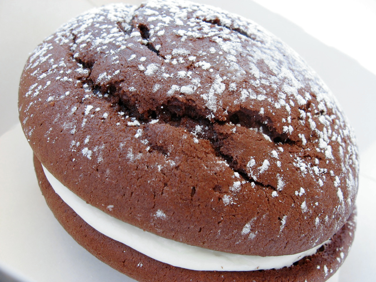 Whoopie Pies: A Sweet Delight (image credits: wikimedia)