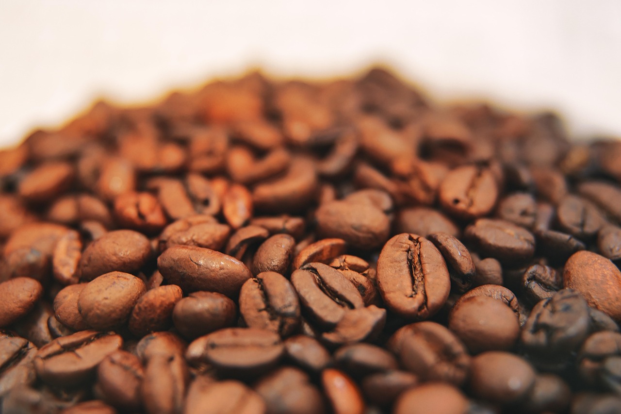 Caffeine in Chocolate: A Double-Edged Sword (image credits: pixabay)