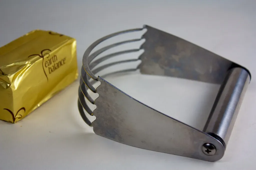 The Pastry Blender: A Butter-Laminating Secret Weapon (Image Credits: Flickr)