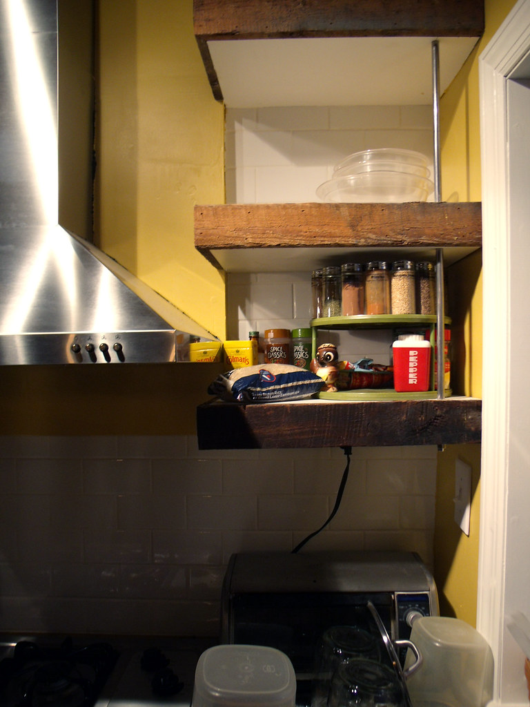 Small Pantry Solutions That Pack a Punch (image credits: flickr)