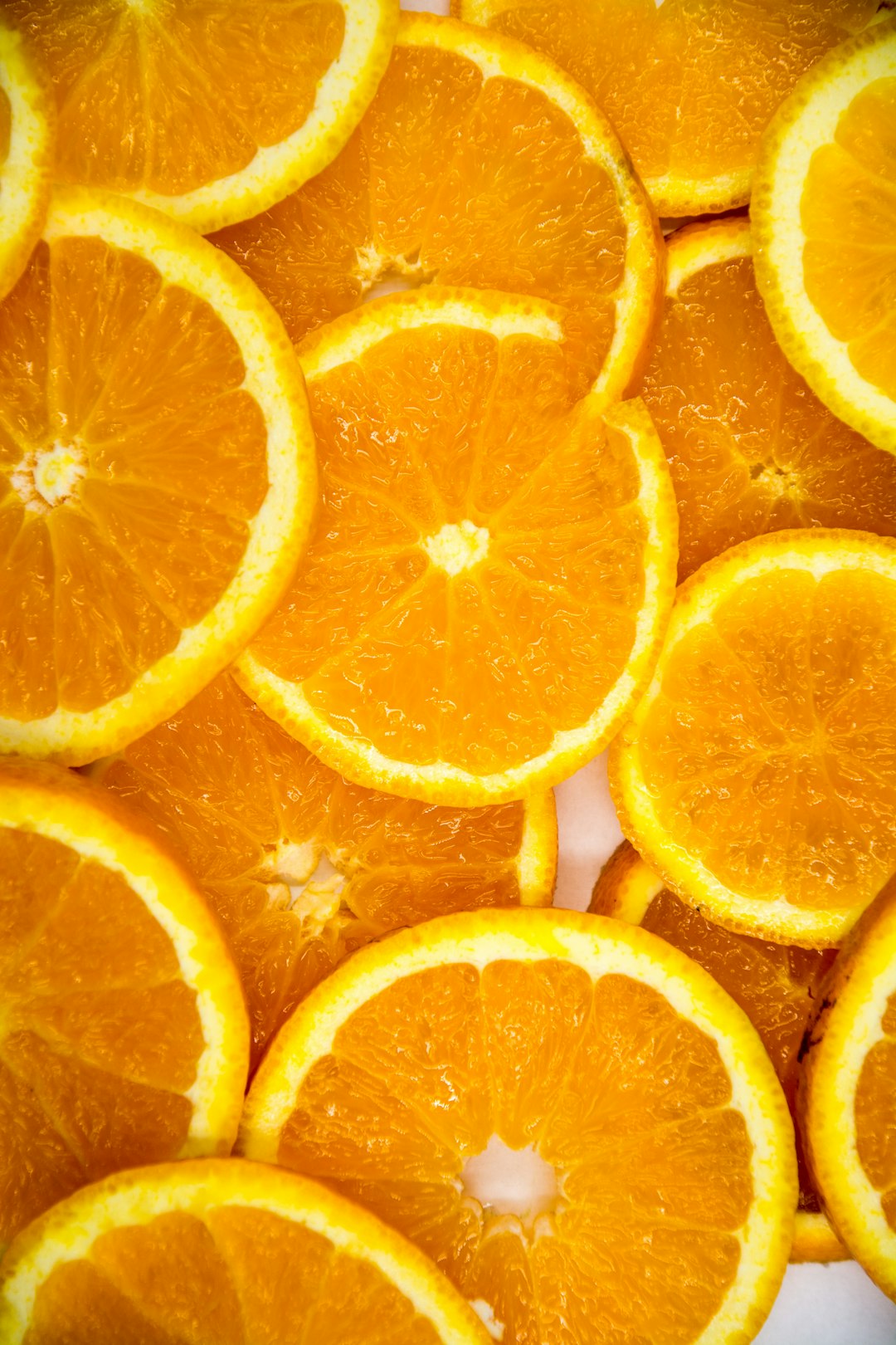 Oranges: Juicy Slices That Keep Hunger Away (image credits: unsplash)