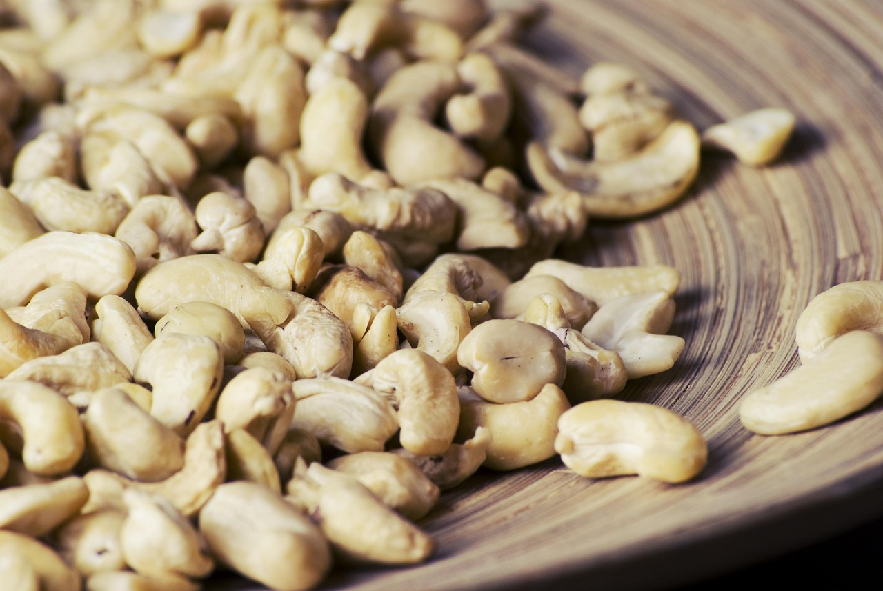 Raw Cashews: The Hidden Danger (image credits: pixabay)
